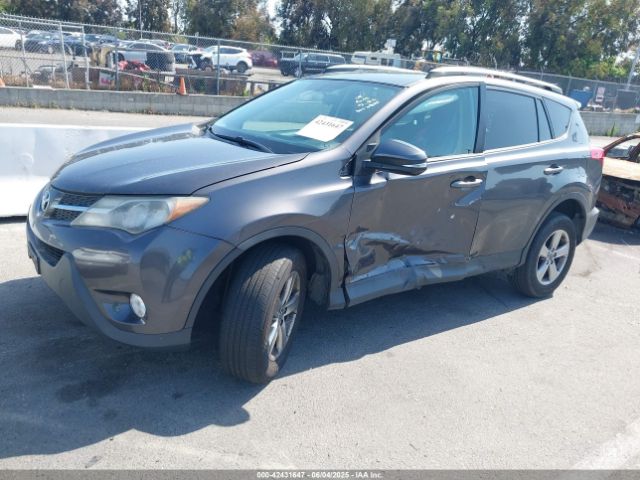 2T3WFREV1FW173323 Toyota Rav4 Xle