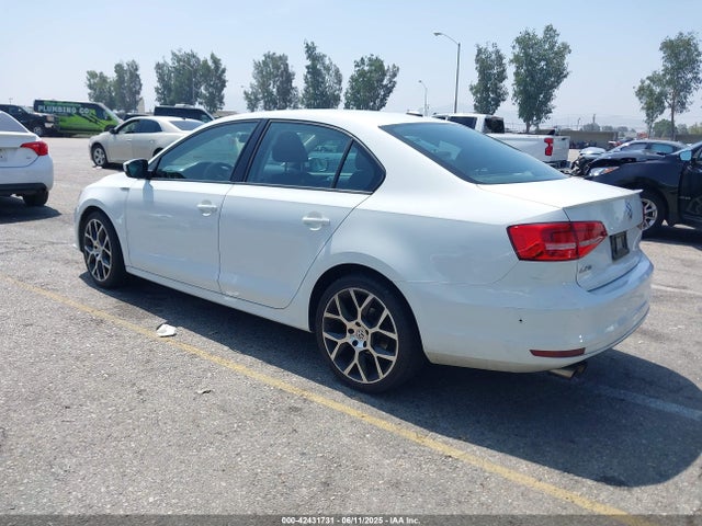 3VWD17AJ7FM356897 Volkswagen 2015