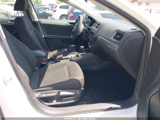 3VWD17AJ7FM356897 Volkswagen 2015