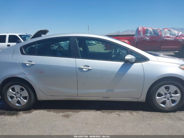 KNAFK4A69G5550404 KIA FORTE LX