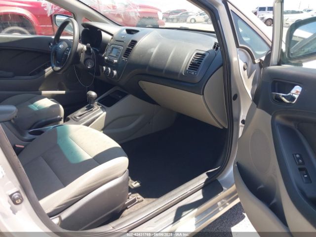 KNAFK4A69G5550404 KIA FORTE LX