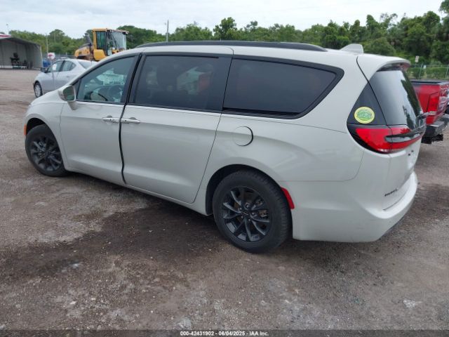 2021 CHRYSLER PACIFICA 2C4RC1BG8MR585419 Photo 2