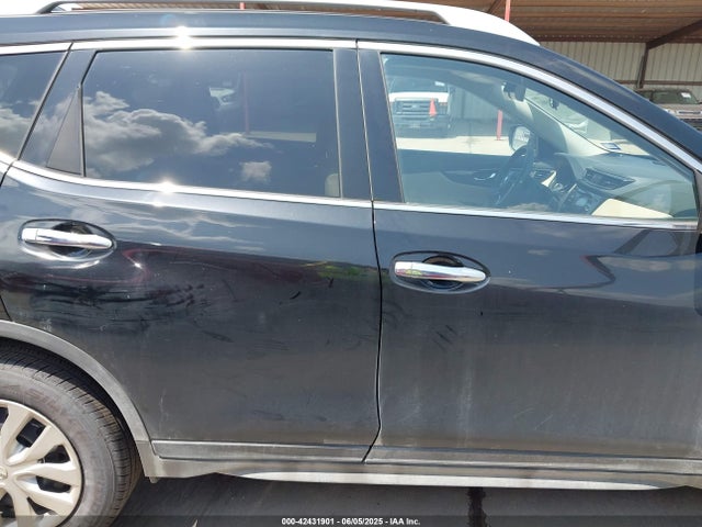JN8AT2MV1HW003855 Nissan Rogue