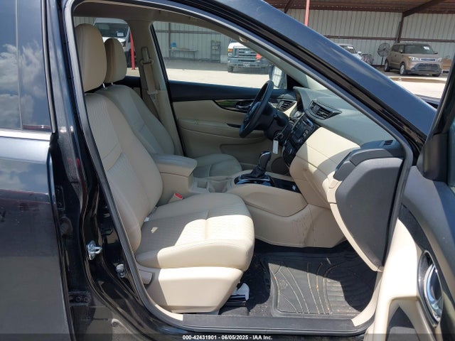JN8AT2MV1HW003855 Nissan Rogue