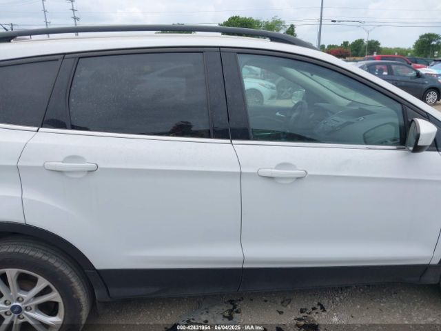 1FMCU0GD4JUC63057 Ford ESCAPE SE