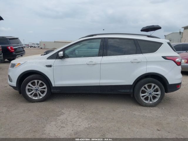 1FMCU0GD4JUC63057 Ford ESCAPE SE