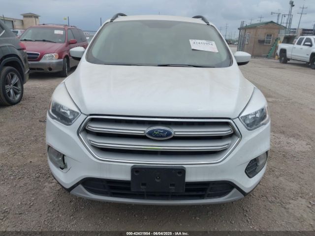 1FMCU0GD4JUC63057 Ford ESCAPE SE