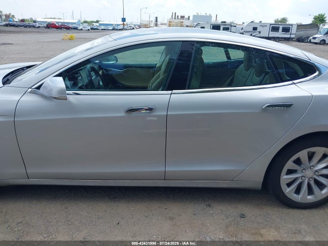 Tesla 2017 2017 5YJSA1E25HF198609 Image 15
