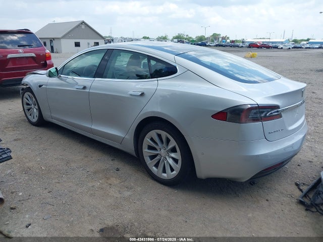 2017 TESLA MODEL S 5YJSA1E25HF198609 Photo 2