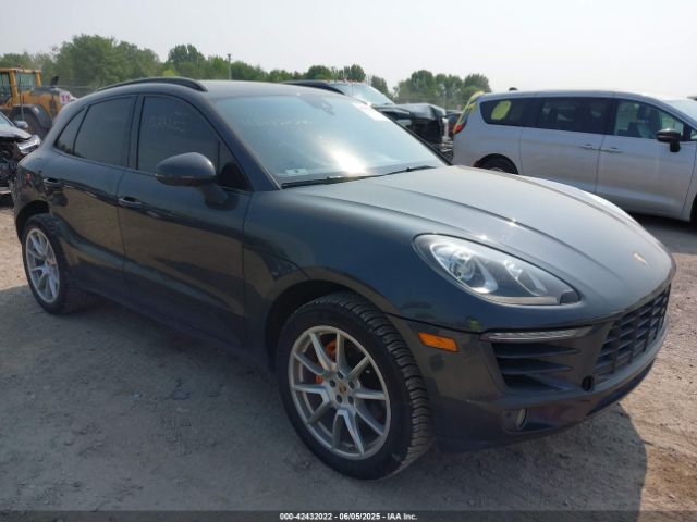 2017 PORSCHE MACAN WP1AB2A52HLB18385