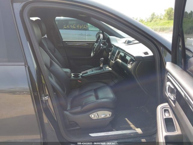 2017 PORSCHE MACAN WP1AB2A52HLB18385 Photo 4