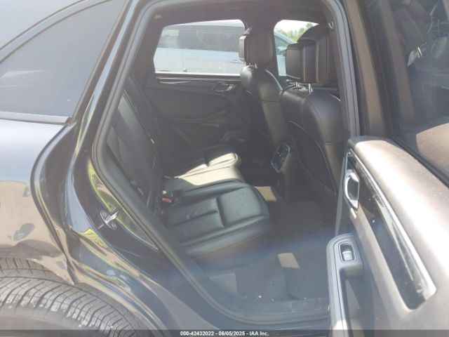 2017 PORSCHE MACAN WP1AB2A52HLB18385 Photo 7