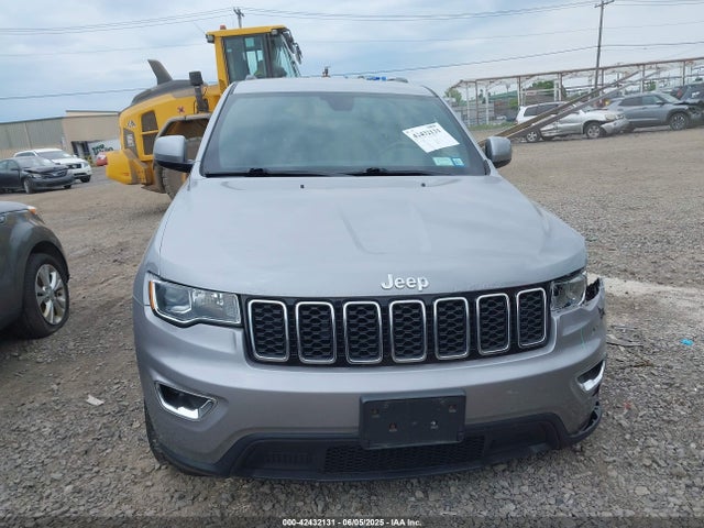 1C4RJFAG5JC377197 Jeep Grand Cherokee Laredo E 4x4
