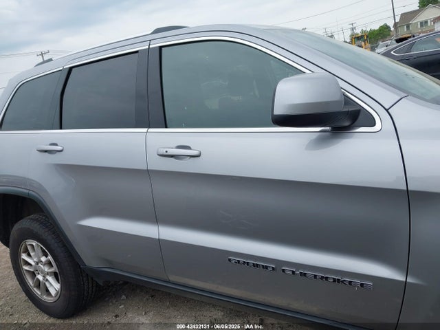 1C4RJFAG5JC377197 Jeep Grand Cherokee Laredo E 4x4