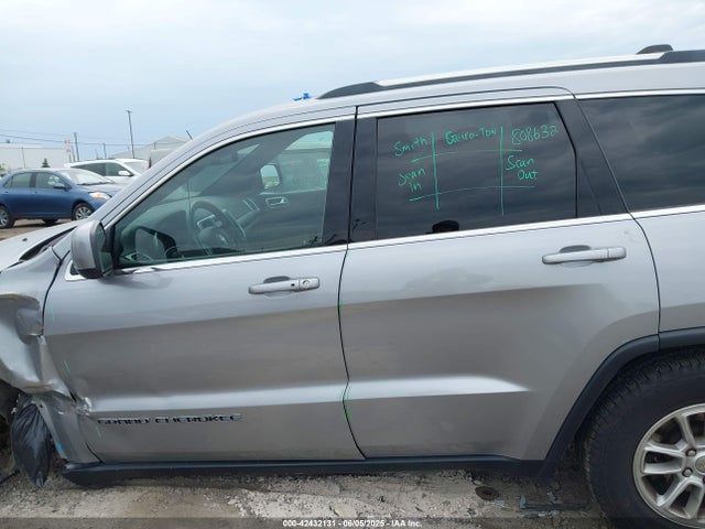 1C4RJFAG5JC377197 Jeep Grand Cherokee Laredo E 4x4