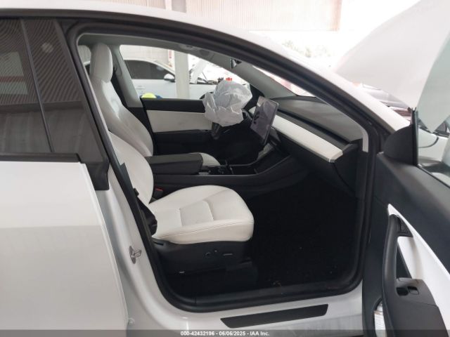 2021 TESLA MODEL Y 5YJYGDEE5MF119695 Photo 4