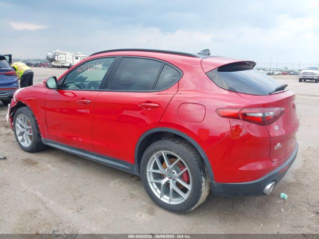 2018 ALFA ROMEO STELVIO ZASFAKNN7J7B99393 Photo 2