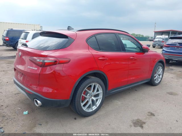2018 ALFA ROMEO STELVIO ZASFAKNN7J7B99393 Photo 3
