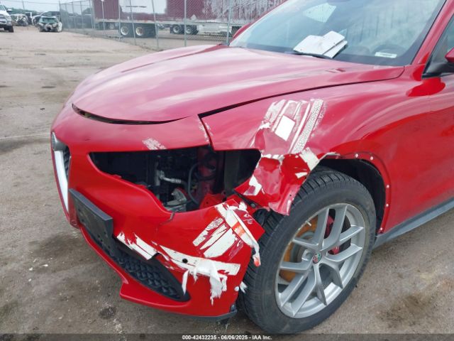 2018 ALFA ROMEO STELVIO ZASFAKNN7J7B99393 Photo 5