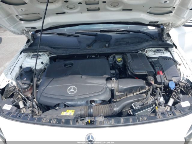 WDCTG4EBXJJ479396 Mercedes-Benz GLA 250
