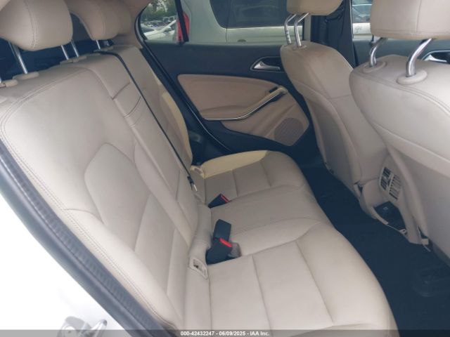 WDCTG4EBXJJ479396 Mercedes-Benz GLA 250
