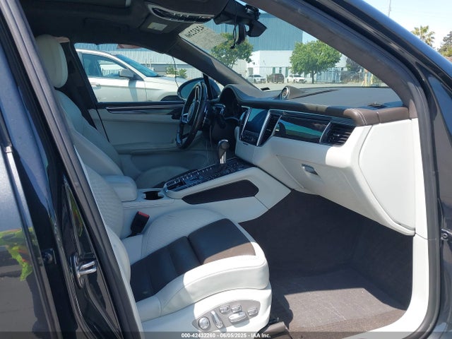 Porsche Macan 2017 WP1AF2A58HLB61990 Image 5