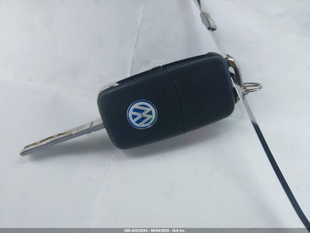 2007 Volkswagen New Beetle 2.5 მანქანა იყიდება აუქციონზე, vin: 3VWRG31C27M504342, აუქციონის ნომერი: 42432263