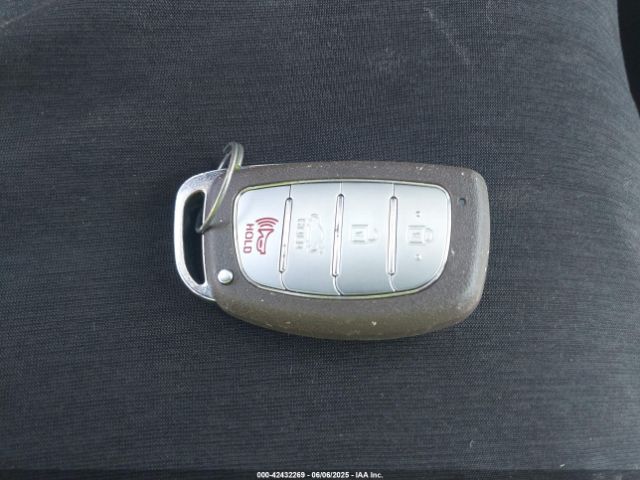 5NPD84LFXHH040232 Hyundai Elantra