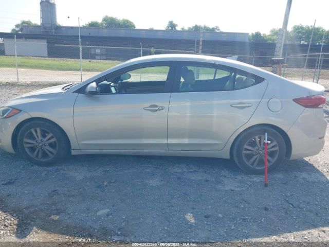 5NPD84LFXHH040232 Hyundai Elantra