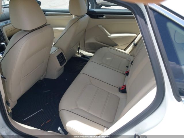 1VWBT7A39GC069860 Volkswagen Passat 1.8t Se