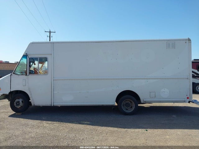 Ford F-59 Commercial Stripped 2018 1F65F5KY8J0A05763 Image 14