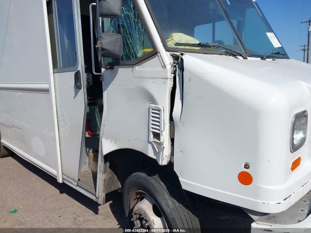 Ford F-59 Commercial Stripped 2018 1F65F5KY8J0A05763 Image 11