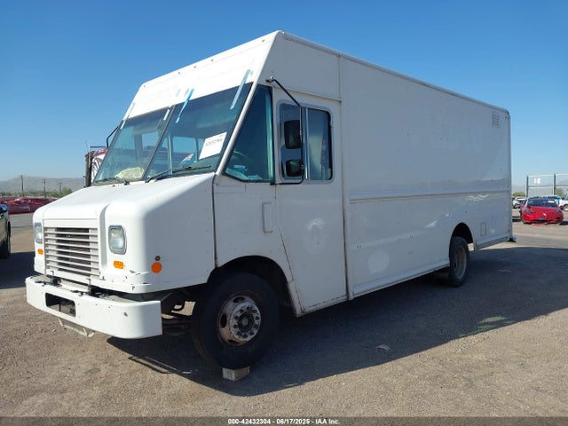 Ford F-59 Commercial Stripped 2018 1F65F5KY8J0A05763 Image 2