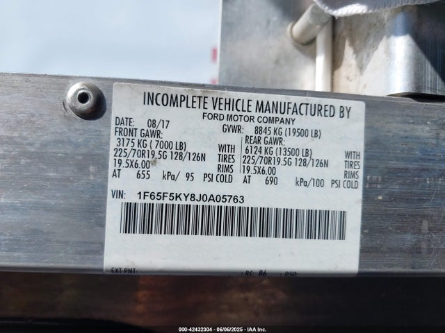 Ford F-59 Commercial Stripped 2018 1F65F5KY8J0A05763 Image 8