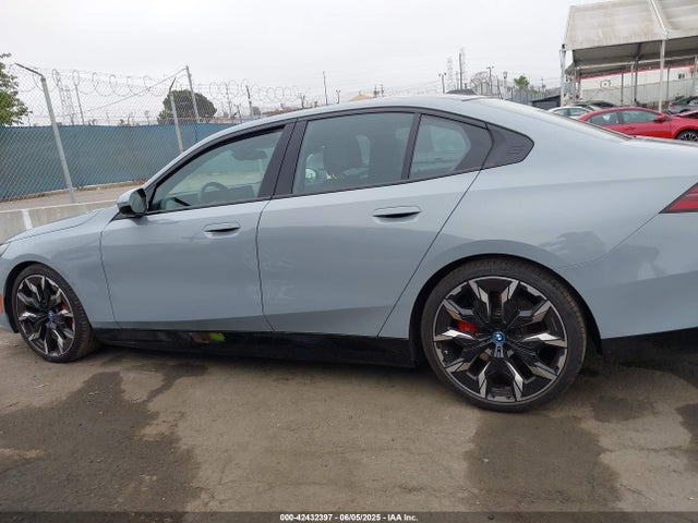 BMW i5 2024 WBY33FK08RCR03771 Image 14
