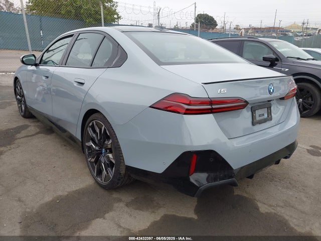 BMW i5 2024 WBY33FK08RCR03771 Image 3