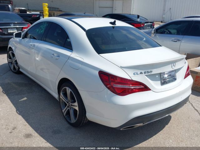 WDDSJ4GB8KN765229 Mercedes-Benz CLA 250 4MATIC