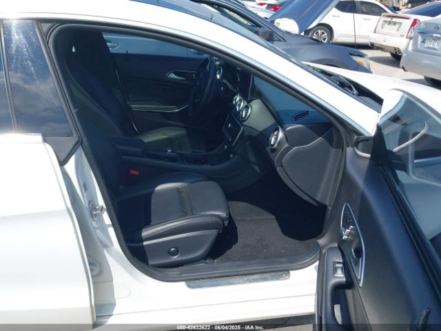WDDSJ4GB8KN765229 Mercedes-Benz CLA 250 4MATIC