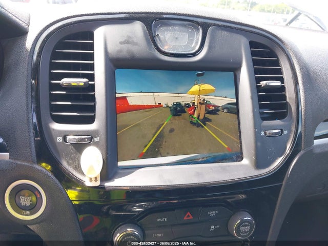 Chrysler 300 2019 2C3CCABG2KH565180 Image 17