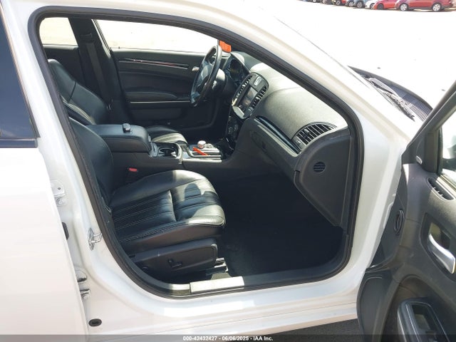 Chrysler 300 2019 2C3CCABG2KH565180 Image 5
