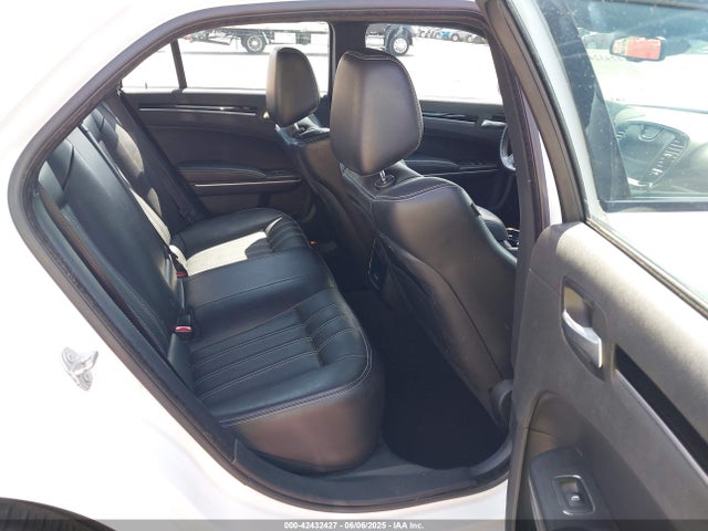 Chrysler 300 2019 2C3CCABG2KH565180 Image 8
