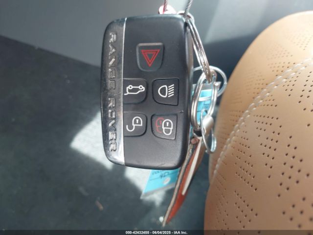 2018 LAND ROVER RANGE ROVER VELAR SALYM2RX4JA747575 Photo 10