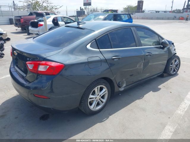 2018 CHEVROLET CRUZE 1G1BE5SM4J7158978 Photo 3
