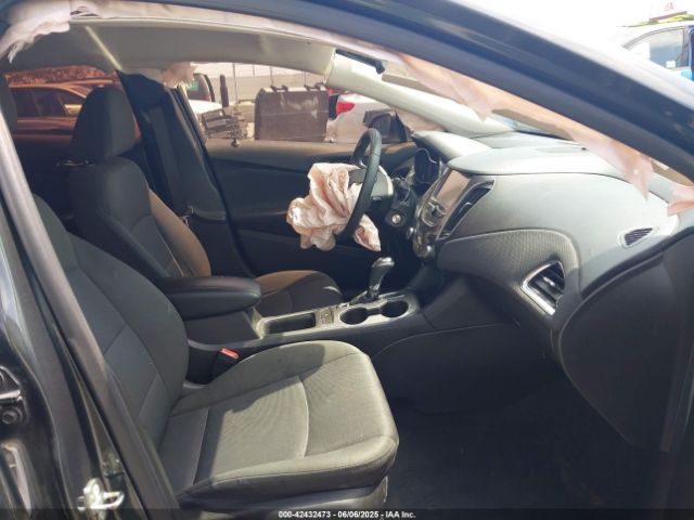 2018 CHEVROLET CRUZE 1G1BE5SM4J7158978 Photo 4