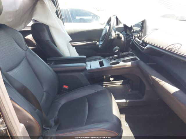 2021 TOYOTA SIENNA 5TDXRKEC6MS021909 Photo 4