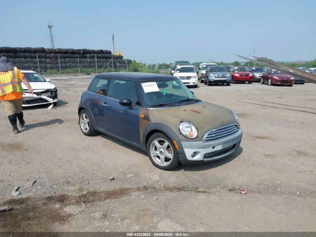 2010 MINI COOPER WMWMF3C55ATZ64213 Photo 0