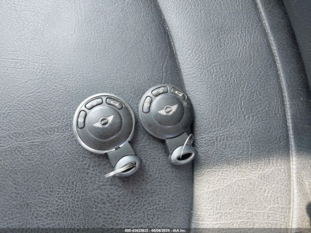 2010 MINI COOPER WMWMF3C55ATZ64213 Photo 10