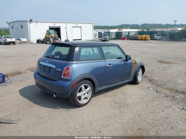2010 MINI COOPER WMWMF3C55ATZ64213 Photo 3