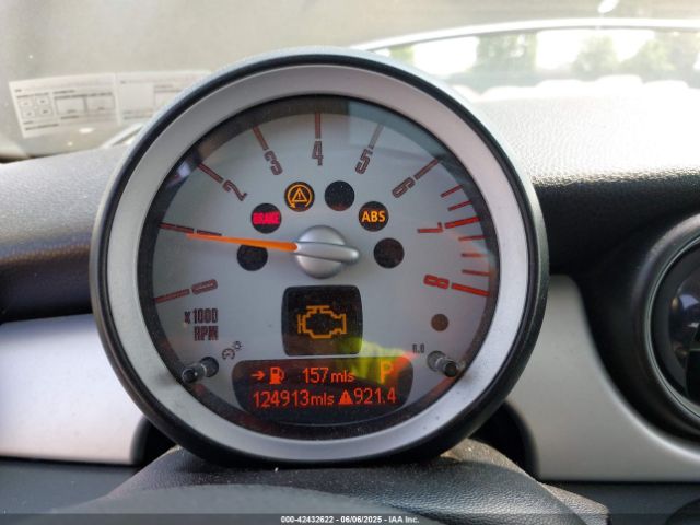 2010 MINI COOPER WMWMF3C55ATZ64213 Photo 6
