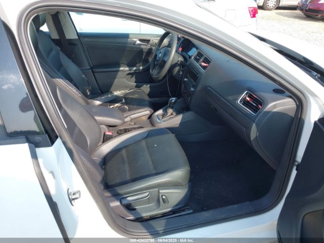 3VWD17AJ2EM415210 Volkswagen Jetta 1.8t Se